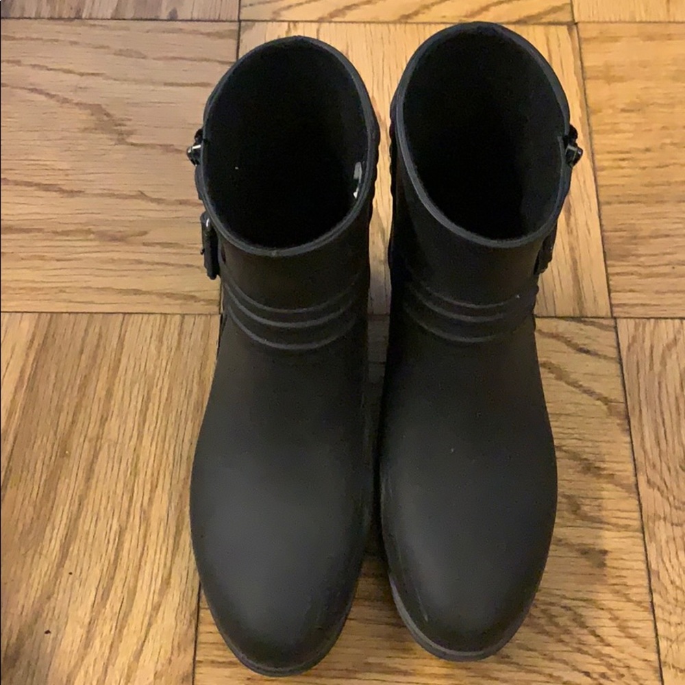 Women’s rain boots - size 8 - Sperrys brand